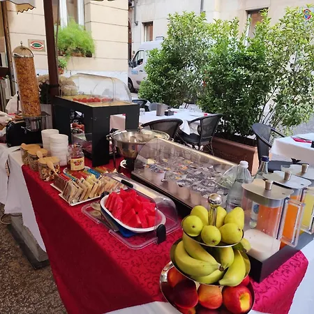 Hotel Torcolo "Residenze Del Cuore"-3